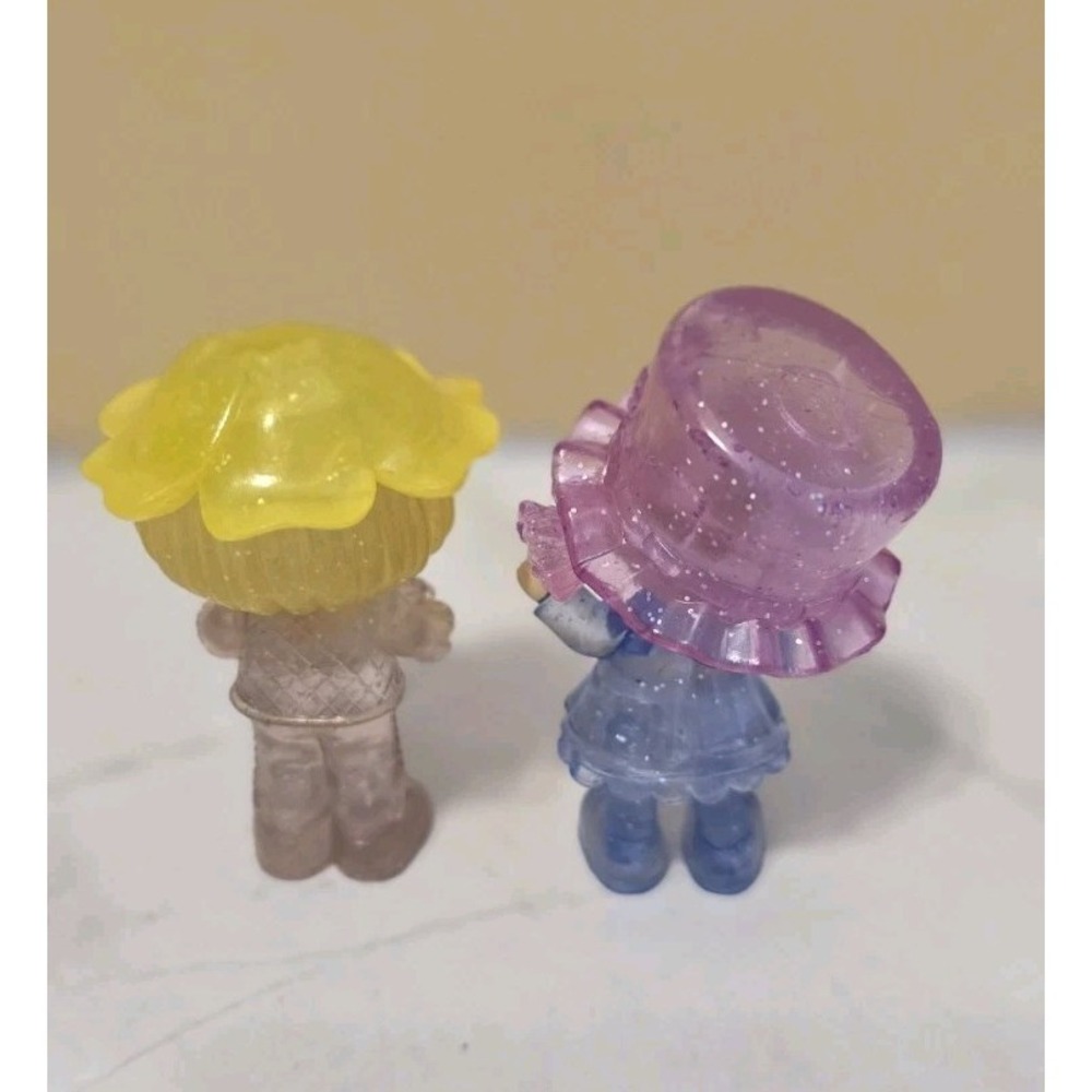 Strawberry Shortcake CheeBee "Clear Chase" Glitter Figurines Set Of Two - Picture 2 of 5